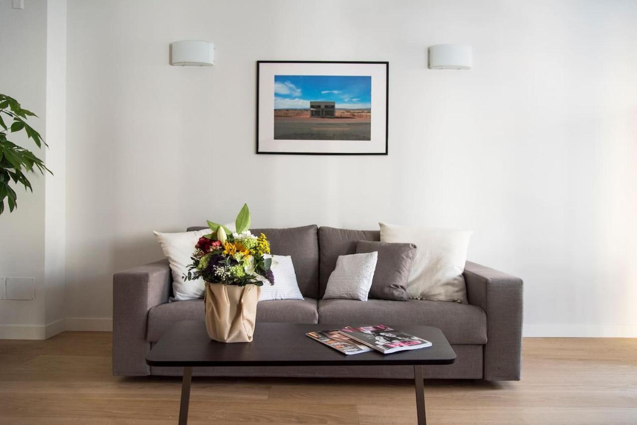 Brand New Apt , City Life District, Milan